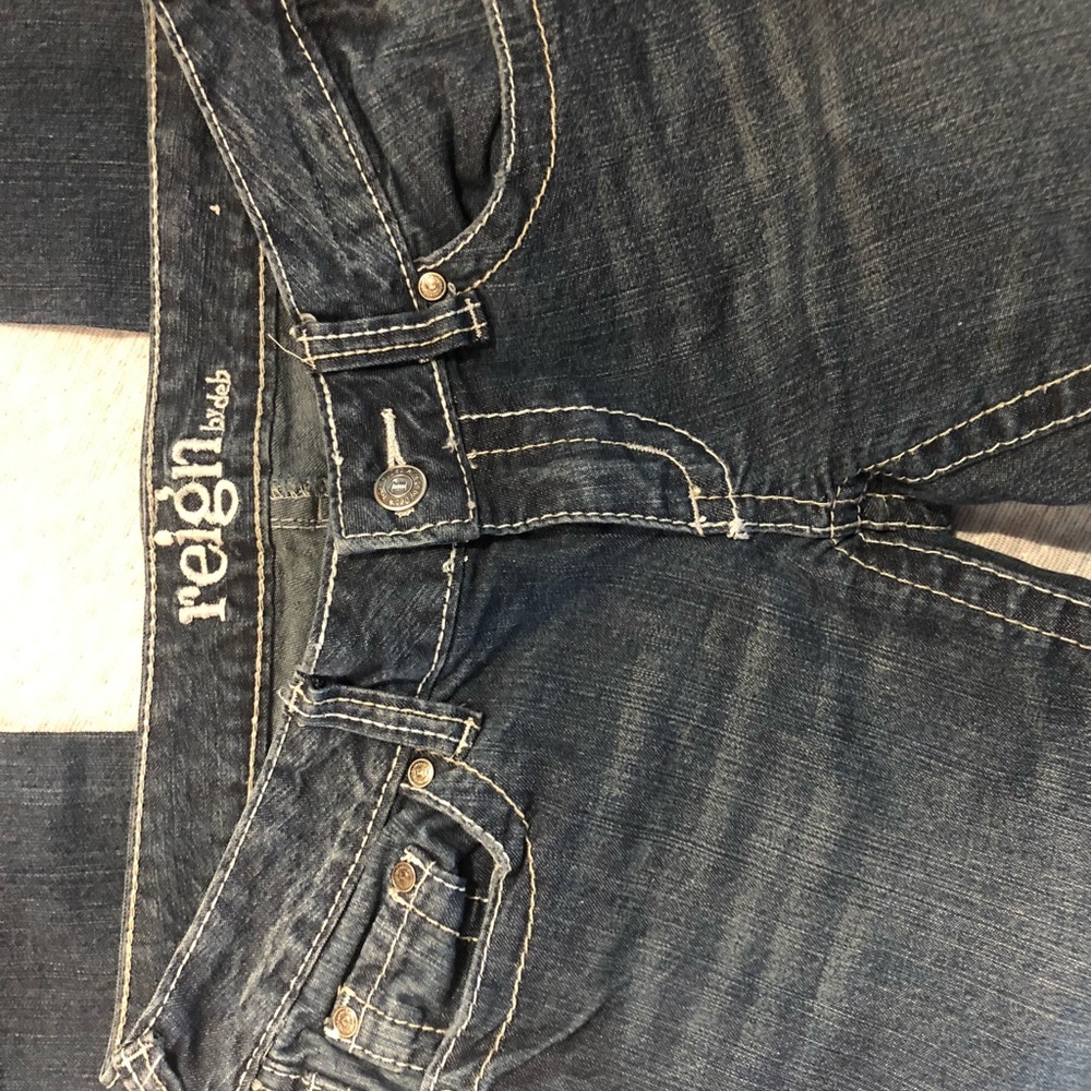 Reign by Deb adorable size 3 skinny jeans